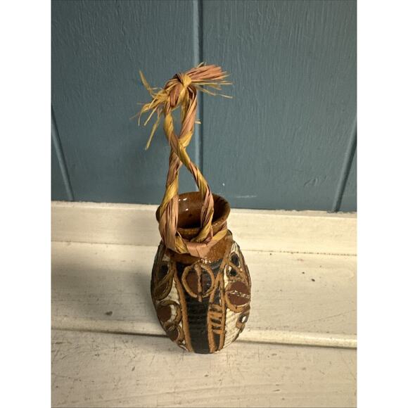 Vintage Handmade Carved brown Hanging 3" Small Vase Jar Native maybe peruvian - Picture 4 of 7